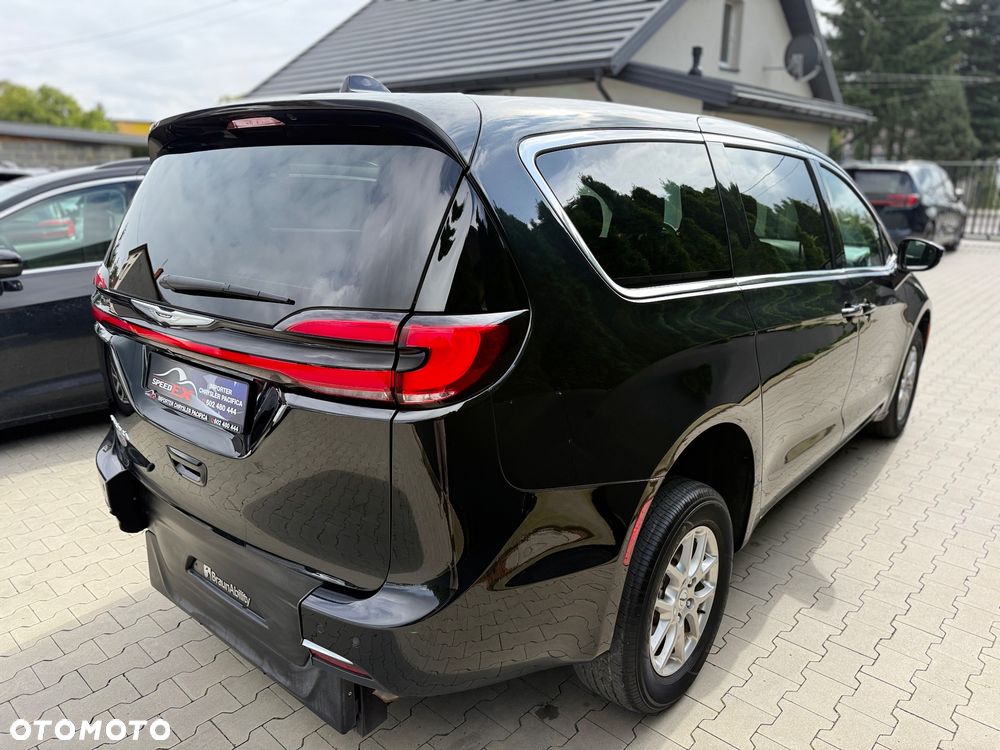 Chrysler Pacifica - 13