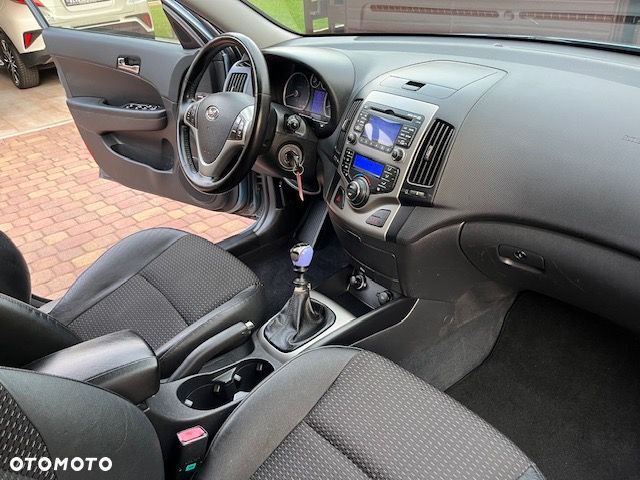 Hyundai i30 2.0 Premium - 16