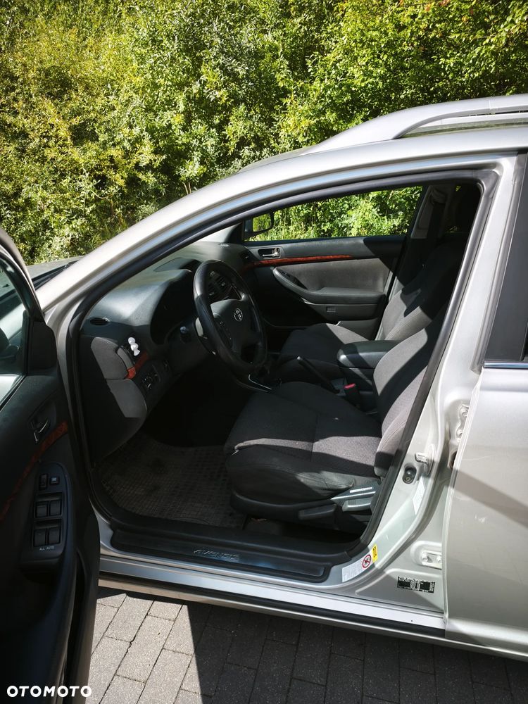 Toyota Avensis 2.2 D-4D Sol - 7