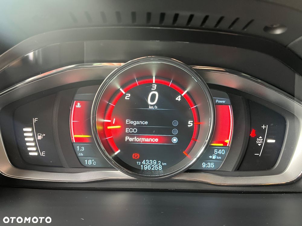 Volvo V60 D3 Summum - 16