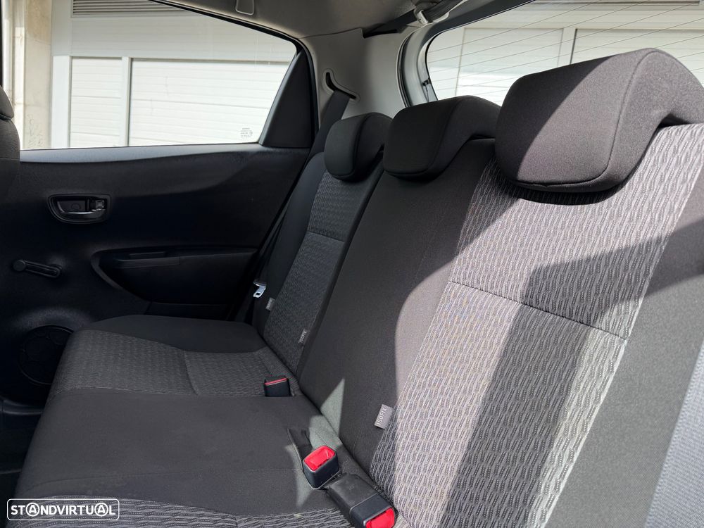 Toyota Yaris 1.33 VVT-i - 12