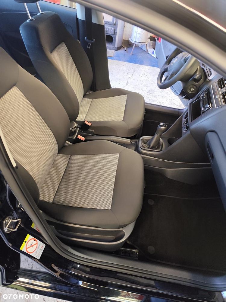 Volkswagen Polo 1.2 Blue Motion Technology Comfortline - 16