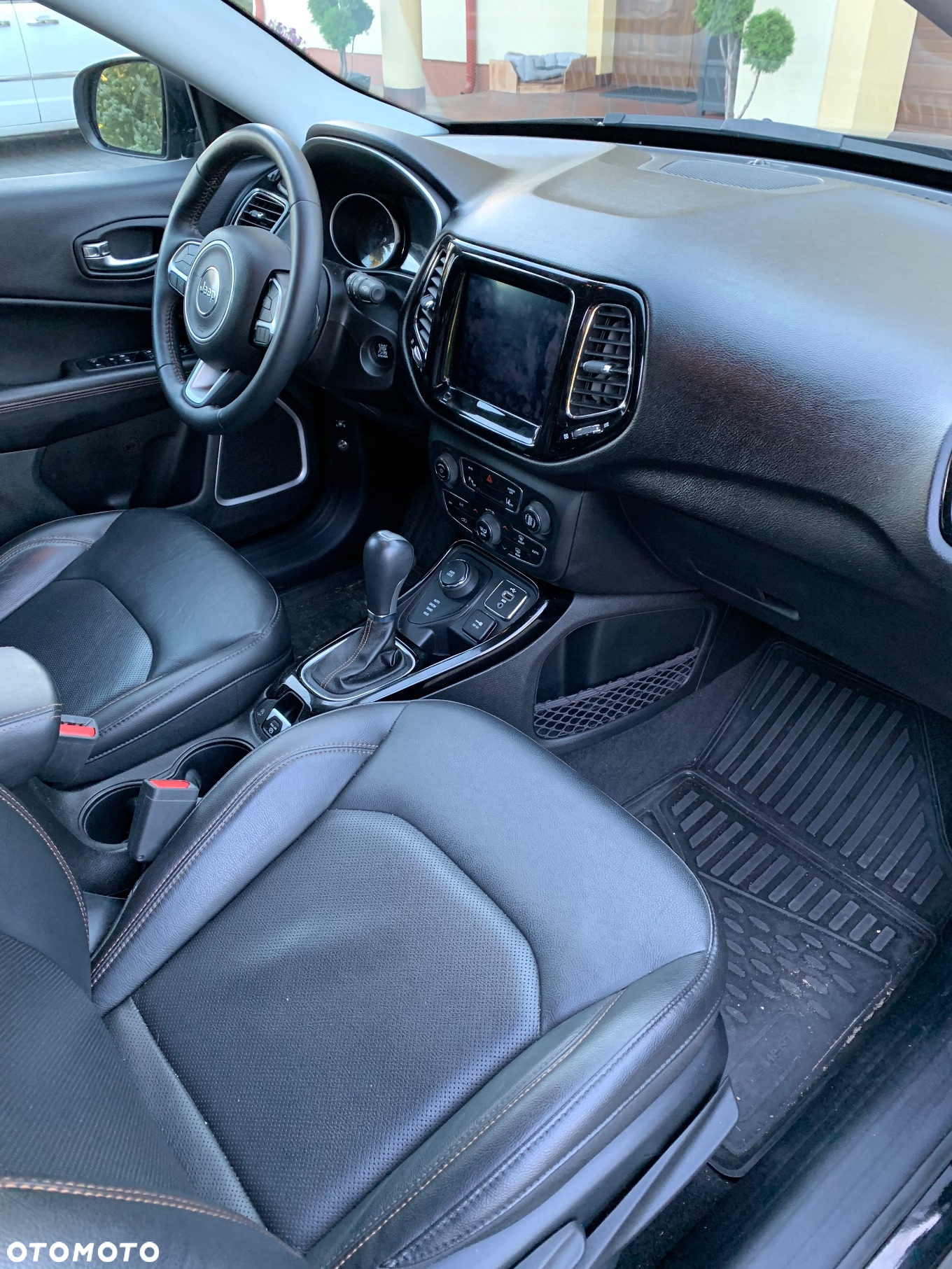 Jeep Compass - 8
