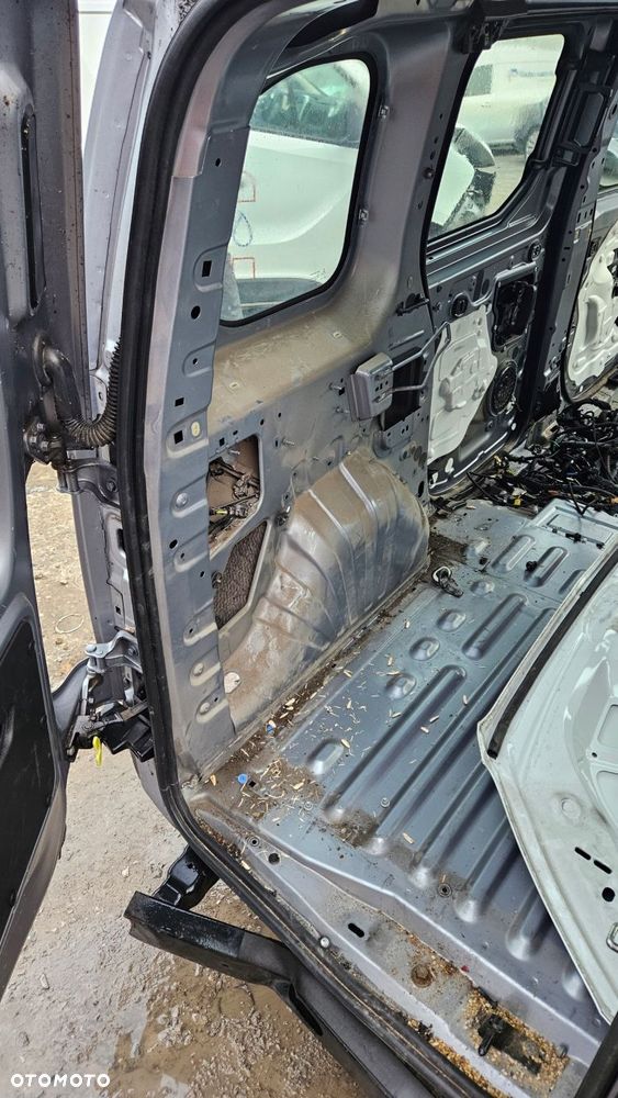 ćwiartka błotnik lewy tył słupek peugeot rifter / berlingo iv / combo e - 4