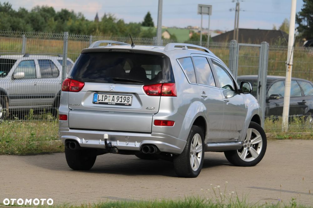 Peugeot 4007 - 7