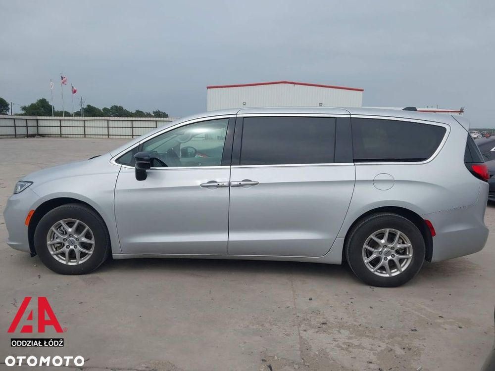 Chrysler Pacifica - 5