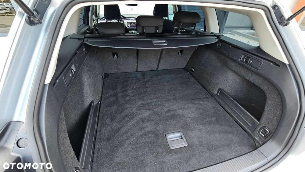 Volkswagen Passat 2.0 TDI EVO Essence DSG - 17