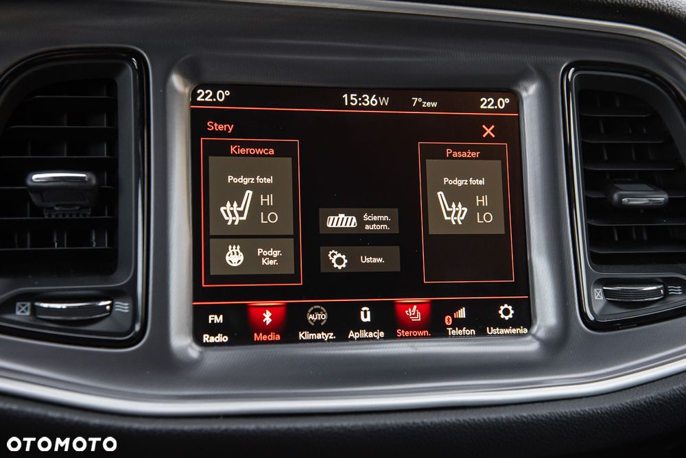 Dodge Challenger 6.4 Scat Pack - 24