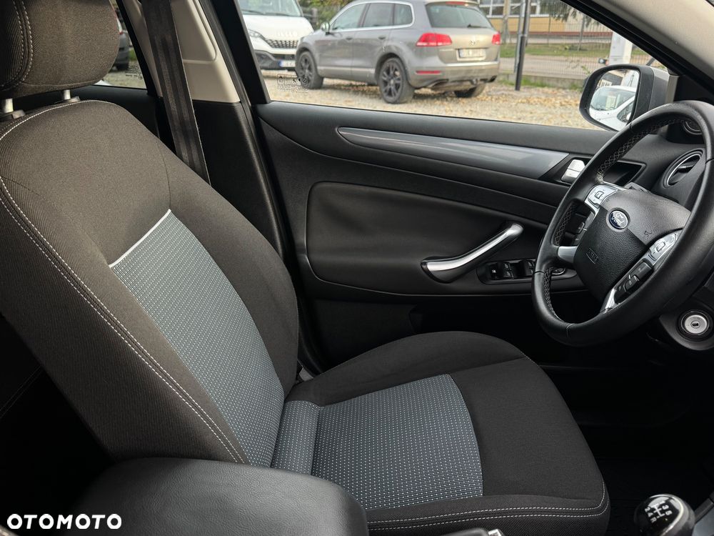 Ford Mondeo 1.6 Titanium - 16