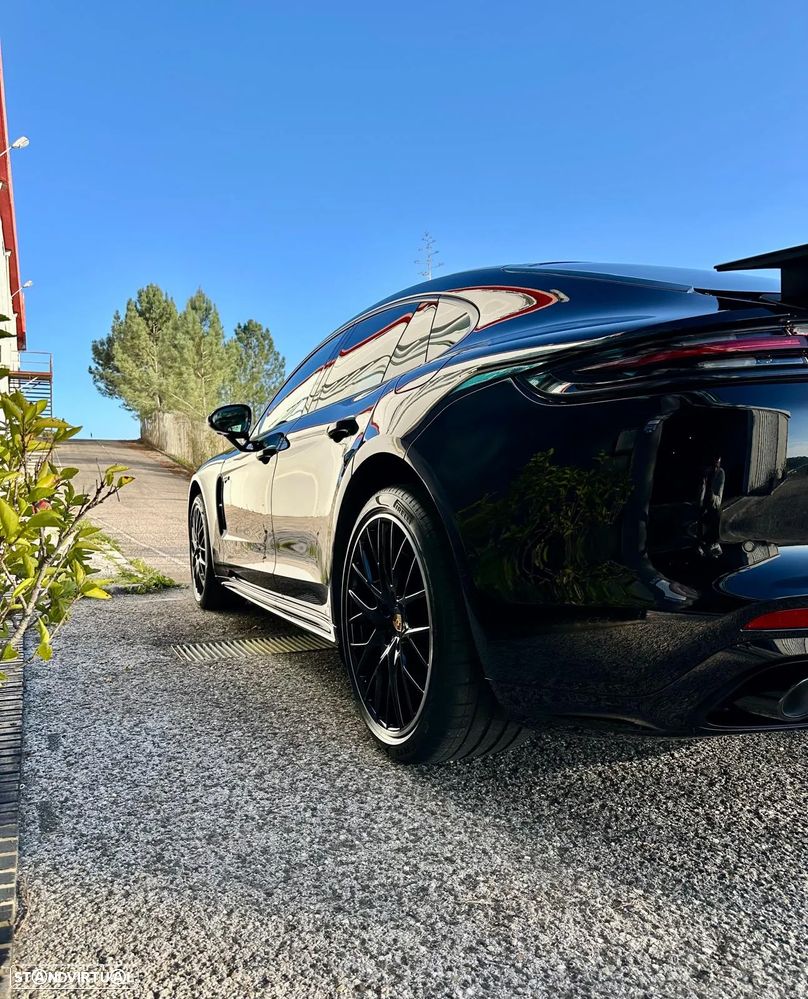 Porsche Panamera 4 E-Hybrid - 4