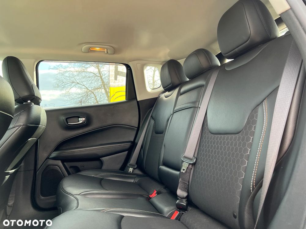 Jeep Compass - 31