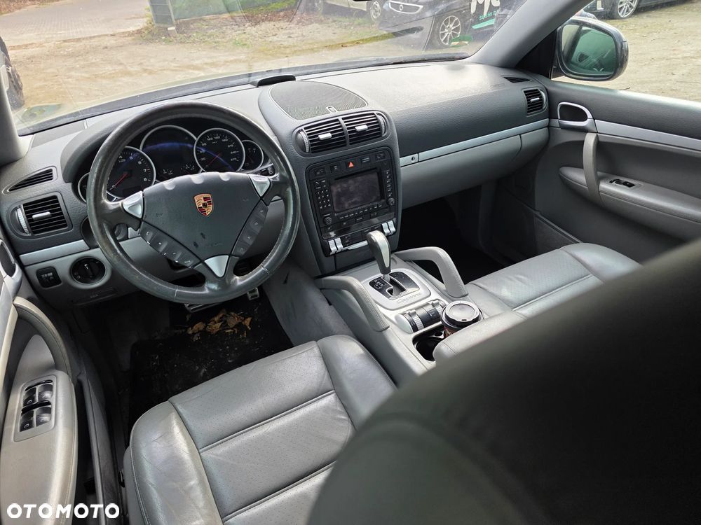 Porsche Cayenne - 5