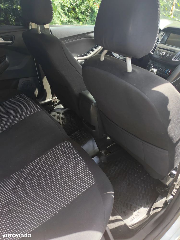 Ford Focus - 11