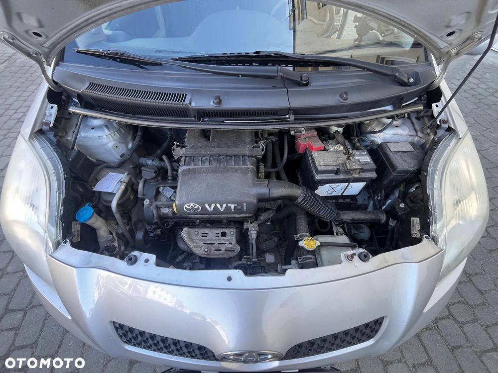 Toyota Yaris 1.3 Terra - 13