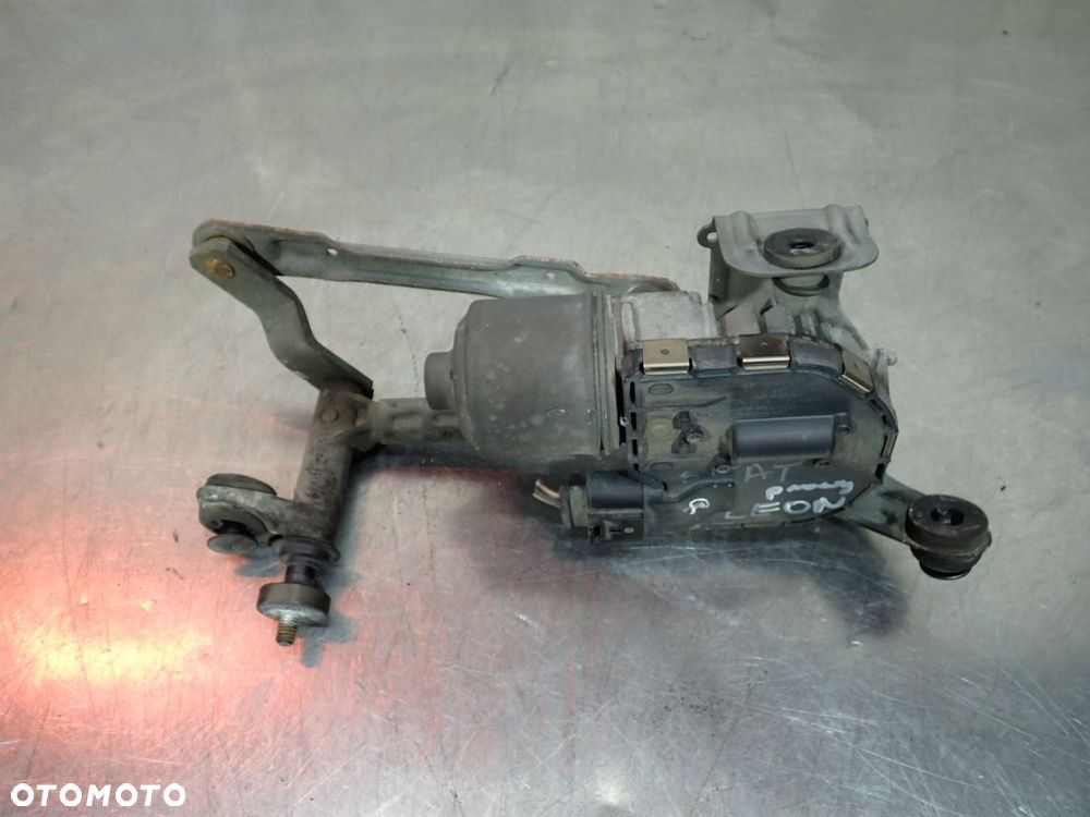 MECHANIZM WYCIERACZEK PRZÓD PRAWY SEAT LEON II 039241921 1P0955120 - 2
