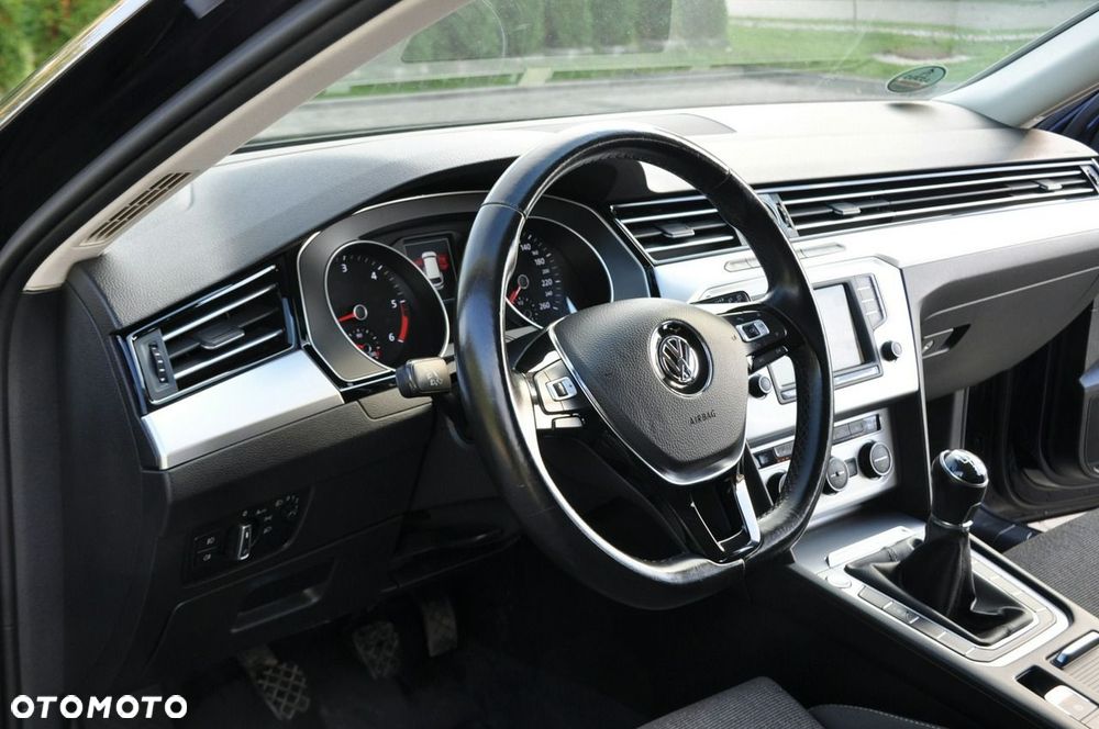 Volkswagen Passat Variant - 23