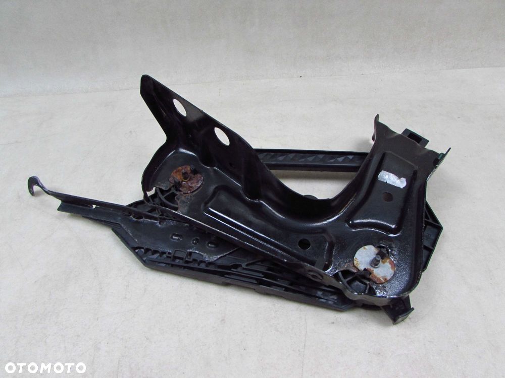 SKODA OCTAVIA II 04-08 SLIZG MOCOWANIA PLYTA LAMPY REFLEKTORA PRZOD PRAWY 1Z0941340 - 3