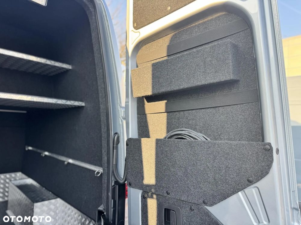 Mercedes-Benz Sprinter - 26