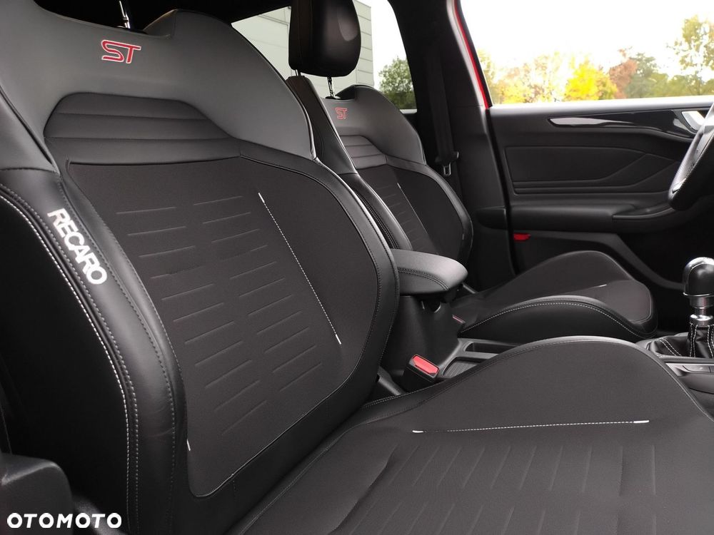 Ford Focus 2.0 EcoBlue ST - 29