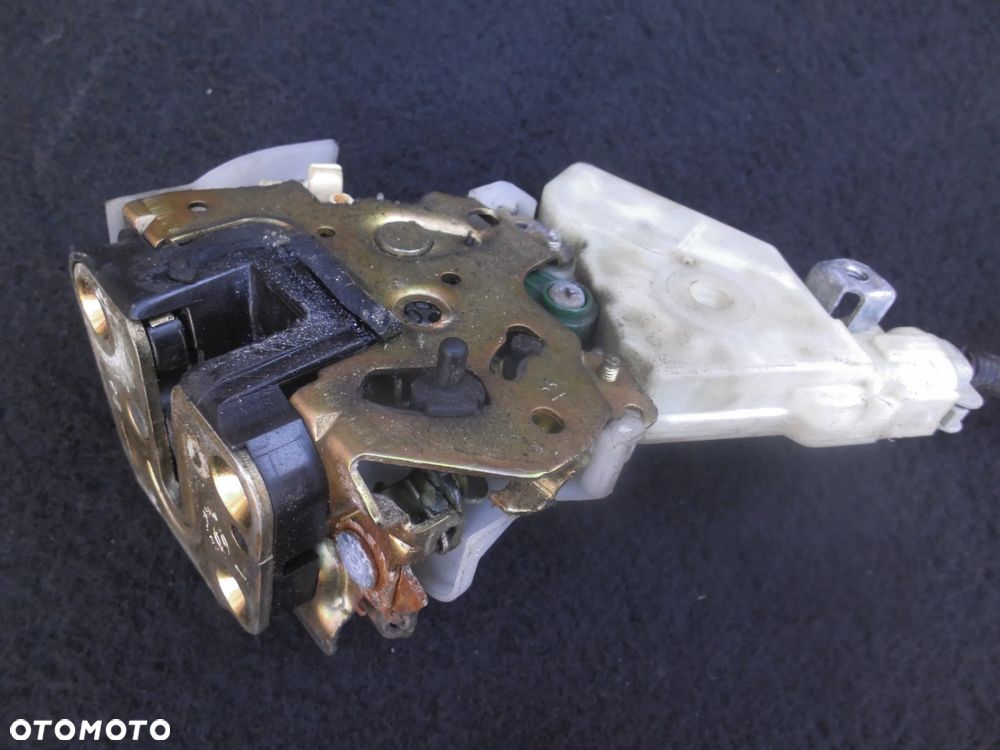 NISSAN X-TRAIL T30 ZAMEK LEWY TYŁ 80553AA300 - 3