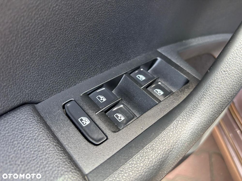 Skoda Octavia 2.0 TDI (Green tec) 4x4 Ambition - 32