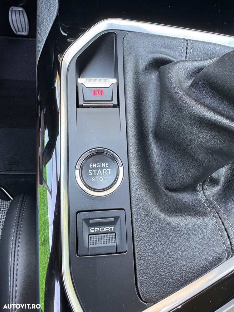 Peugeot 3008 PureTech 130 Stop & Start GPF Allure Pack - 21