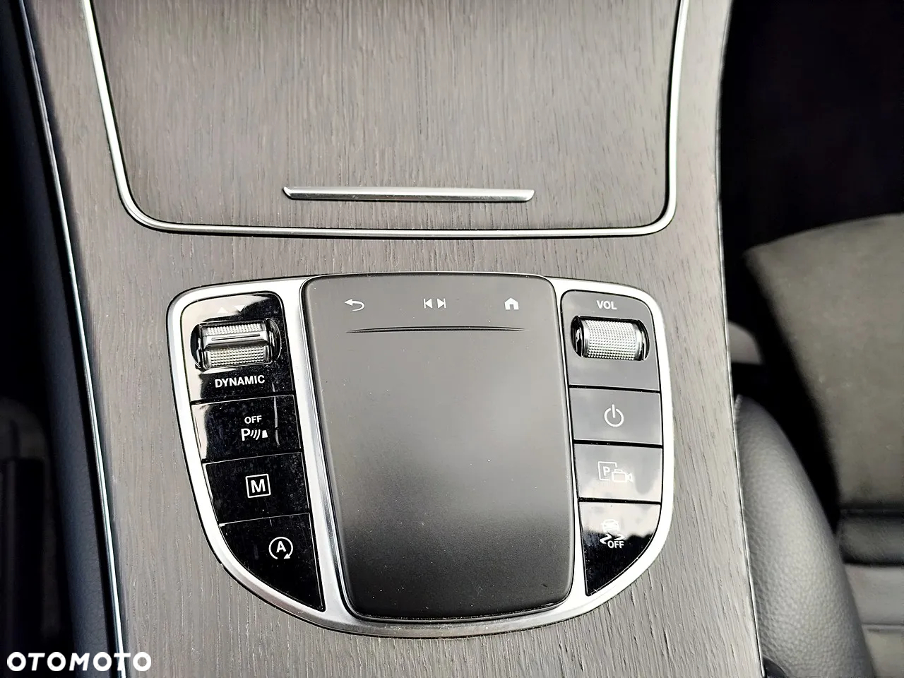 Mercedes-Benz GLC 220 d 4Matic 9G-TRONIC AMG Line Plus - 25