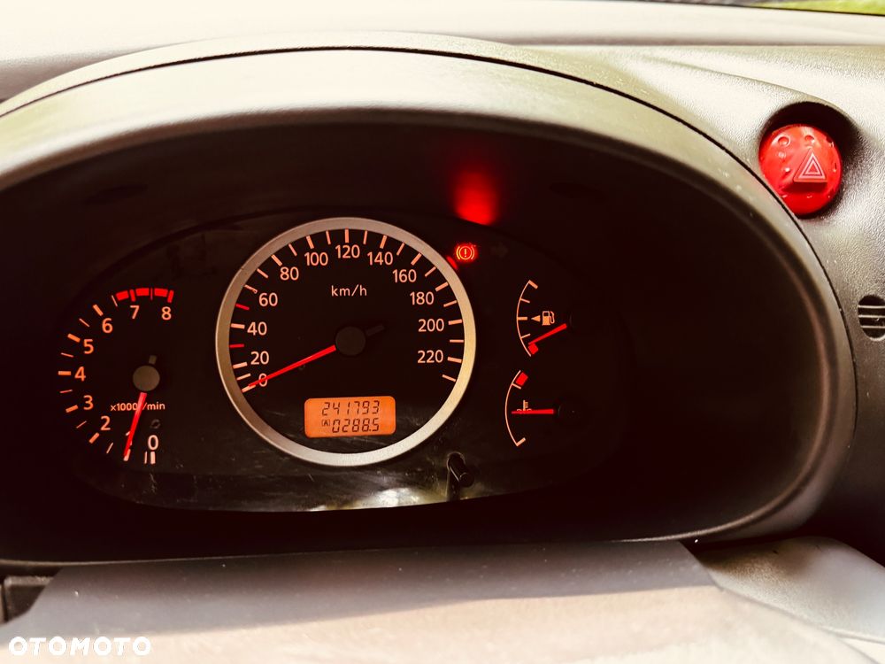 Nissan Almera Tino acenta PLUS - 8