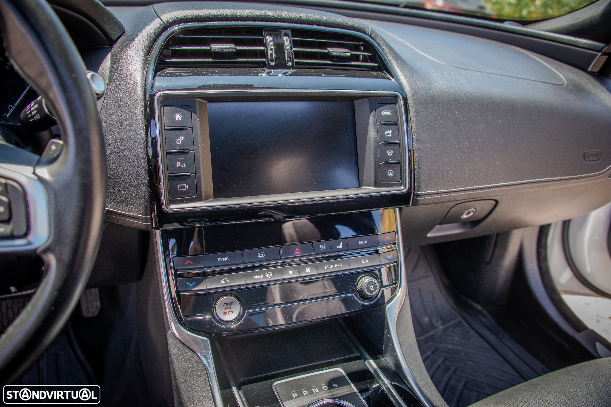 Jaguar XE 2.0 D R-Sport AWD Aut. - 43