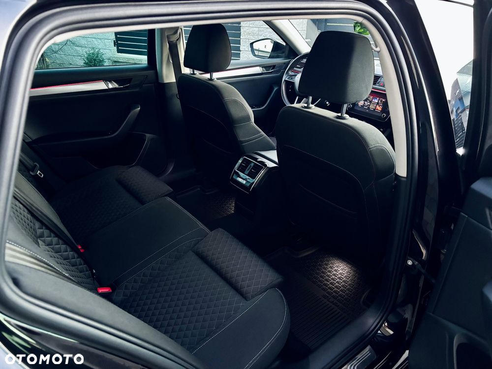 Skoda Superb Combi 2.0 TDI Style - 12