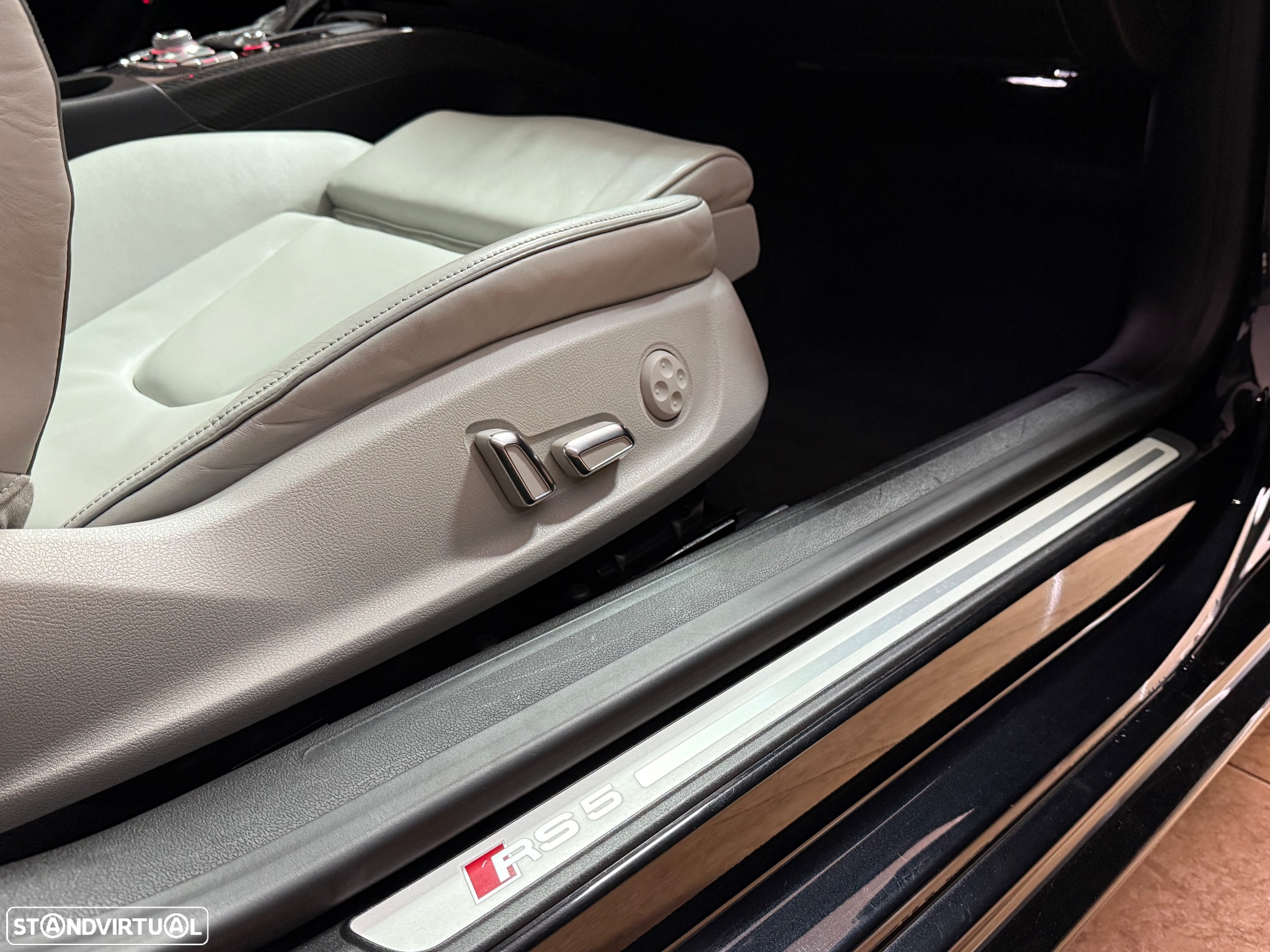 Audi RS5 4.2 FSi quattro S tronic Exclusive - 13