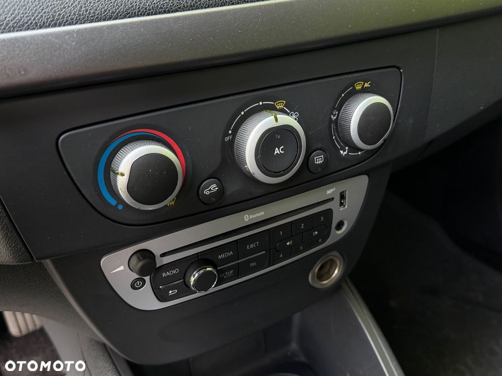 Renault Fluence 1.5 dCi Life EU6 - 10