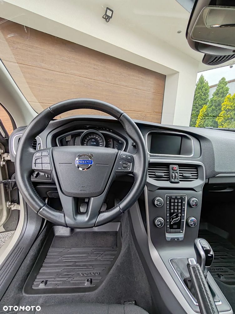 Volvo V40 T2 Kinetic - 11
