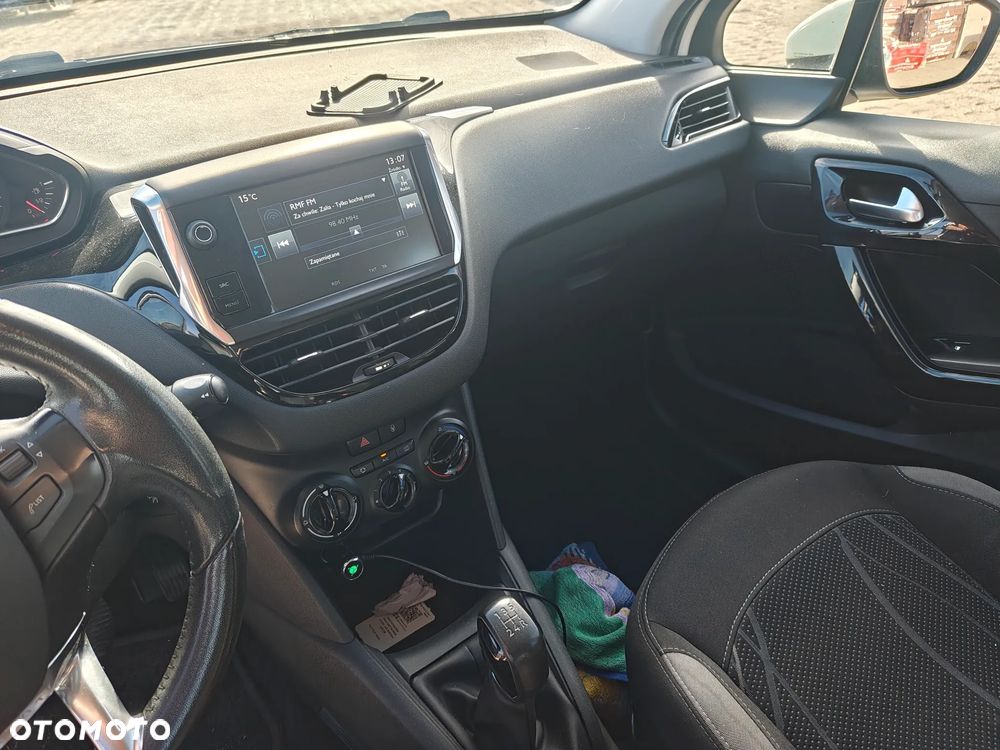 Peugeot 208 - 7