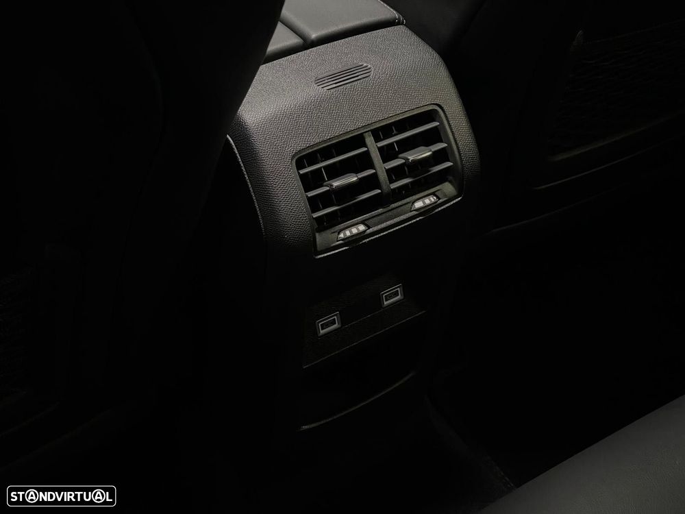 DS 4 E-Tense Performance Line EAT8 — fotografia 19