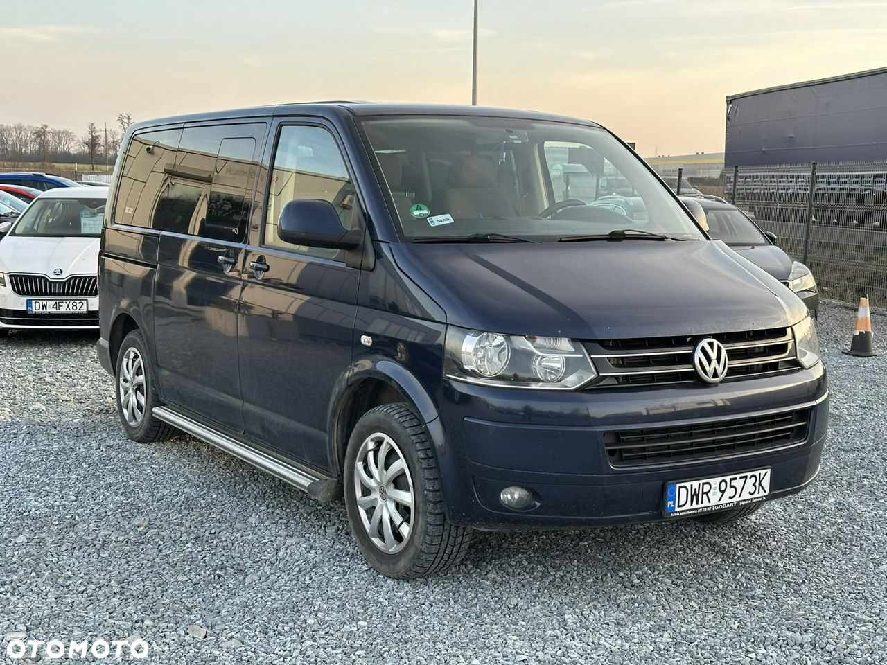Volkswagen Caravelle - 3