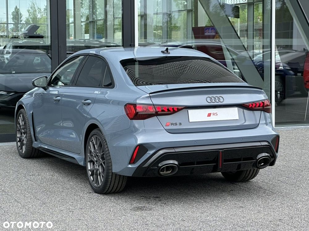 Audi RS3 Limousine - 9