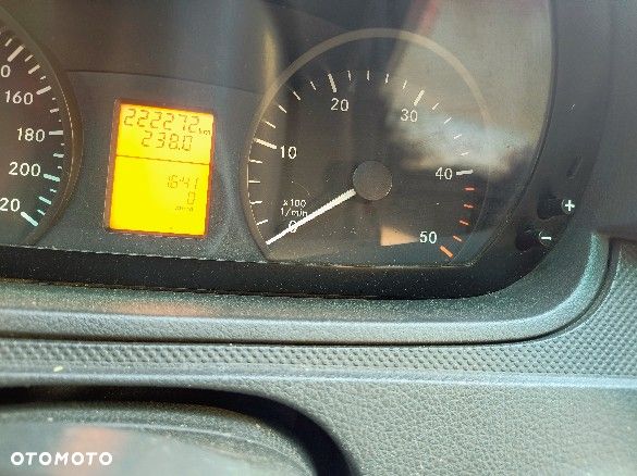 Mercedes-Benz Vito - 8