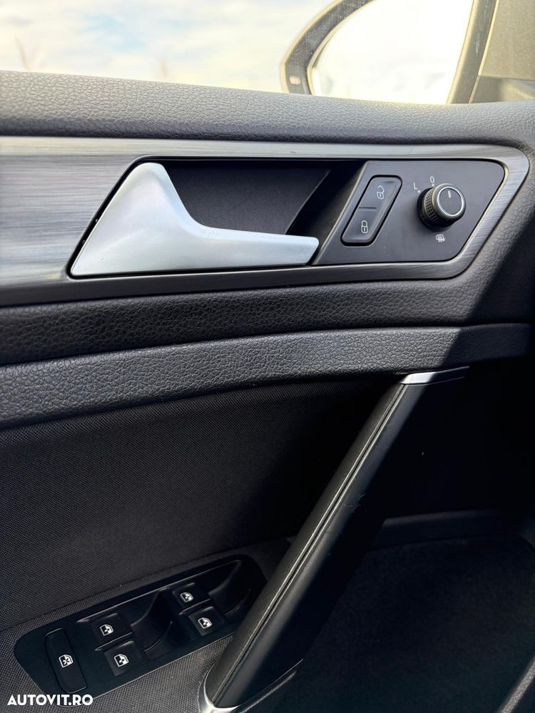 Volkswagen Golf 1.6 TDI Comfortline - 14