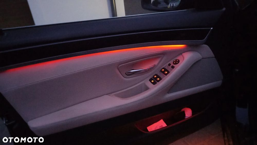 BMW Seria 5 518d - 15