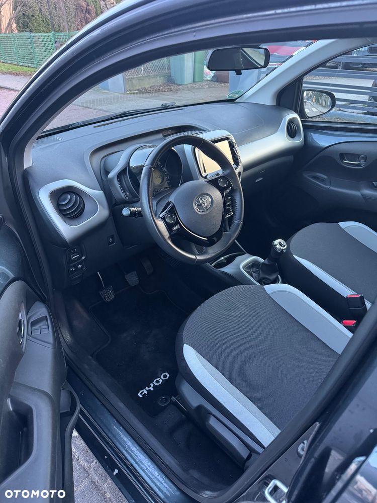 Toyota Aygo x-play Edition S+ - 2