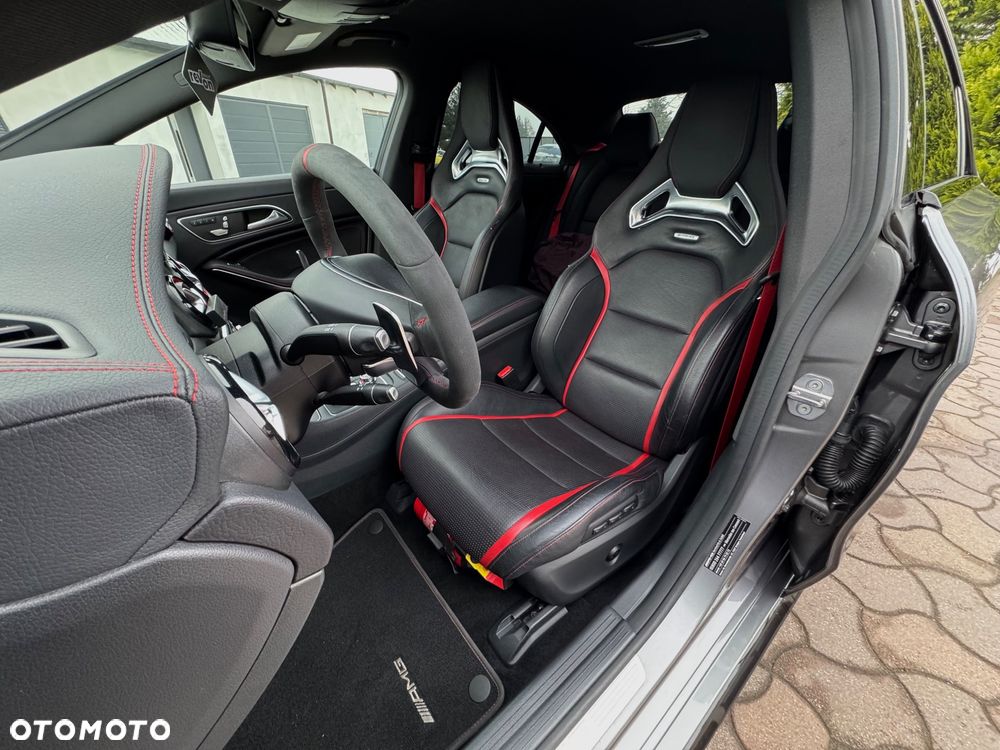 Mercedes-Benz CLA - 12