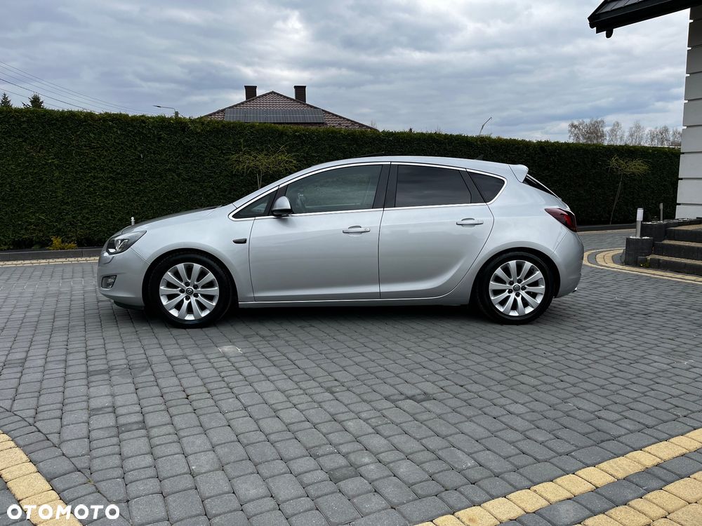 Opel Astra 1.6 T Cosmo - 6