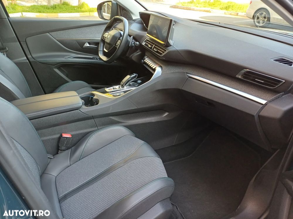 Peugeot 5008 1.2L 136 e-DCS6 MHEV Allure Pack - 10