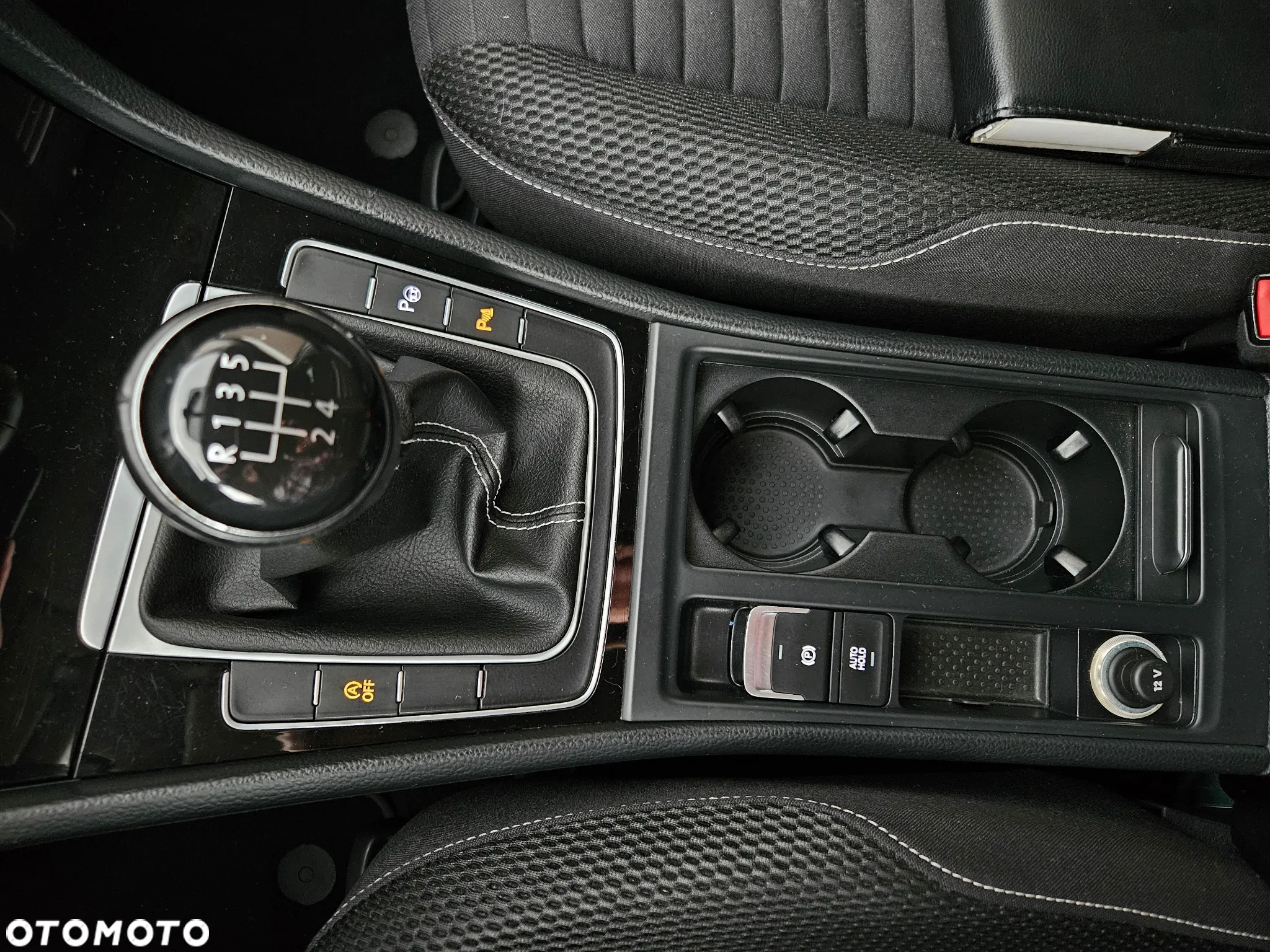 Volkswagen Golf - 11