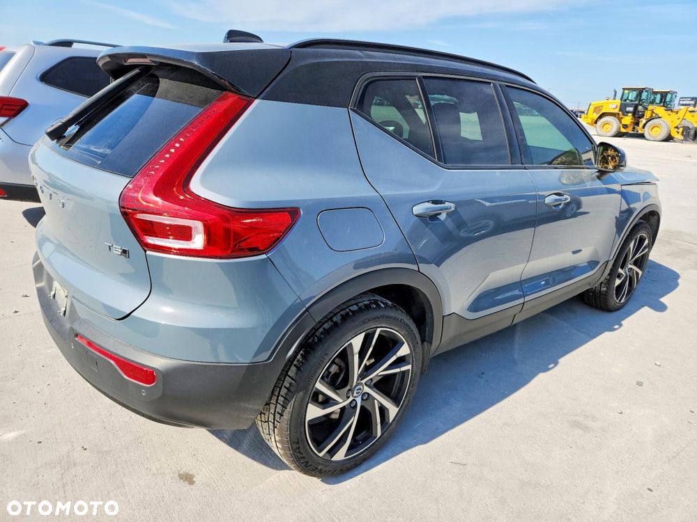 Volvo XC 40 - 4