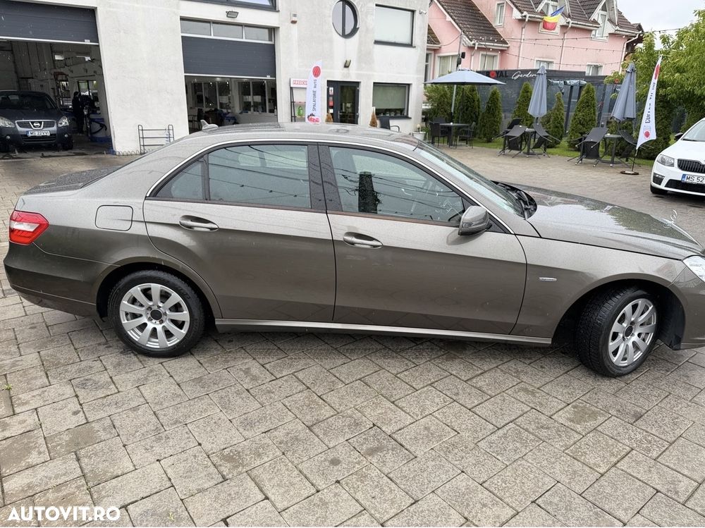Mercedes-Benz E 220 CDI DPF BlueEFFICIENCY 7G-TRONIC Elegance - 5