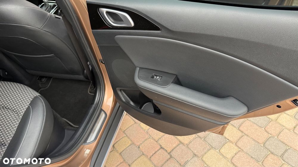 Kia XCeed - 15