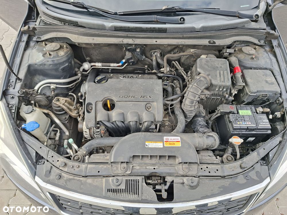 Kia Ceed - 13