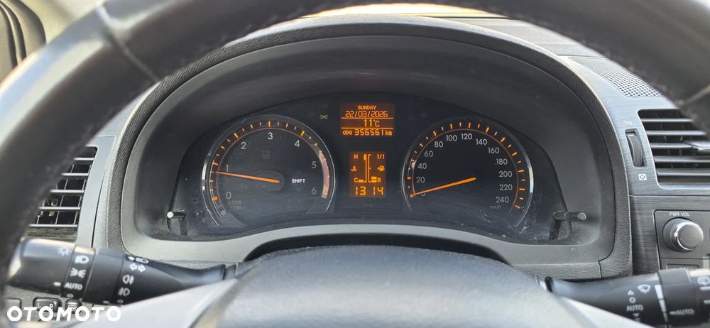 Toyota Avensis 2.0 D-4D Sol - 22